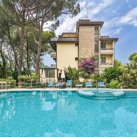 Hotel Nedy 3*