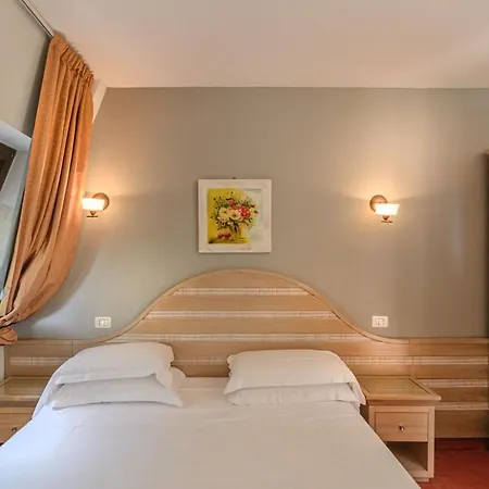 Nedy Hotel 3*