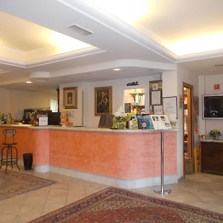 Nedy Hotel 3*