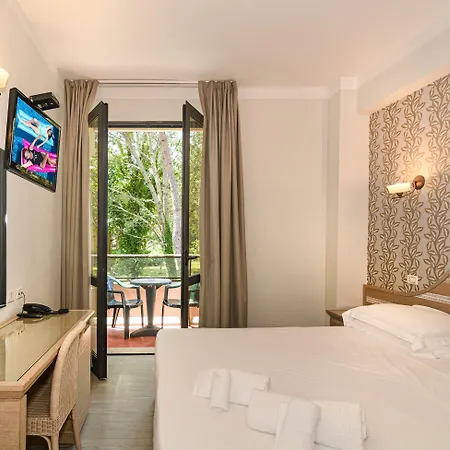 Nedy Hotel 3*