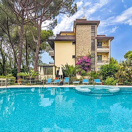 Nedy 3* Marina di Massa